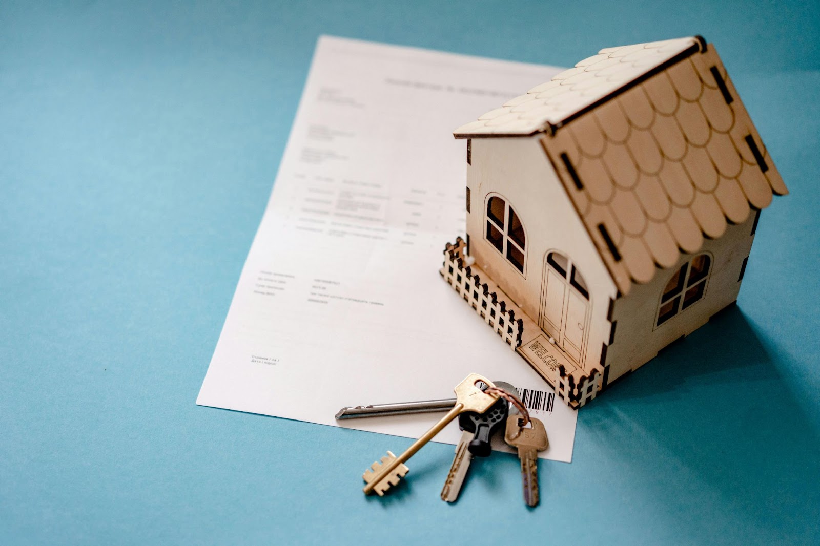 Facing foreclosure - play house with keys